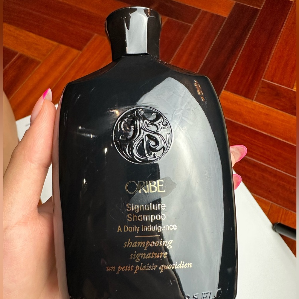COPY - COPY - ORIBE
Signature
Shampoo
A Daily Indulgence
